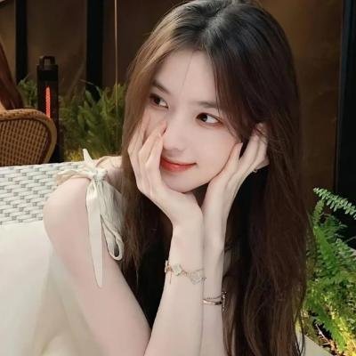 当红小花恋情细节流出，公司火速否认，一个月引热议
